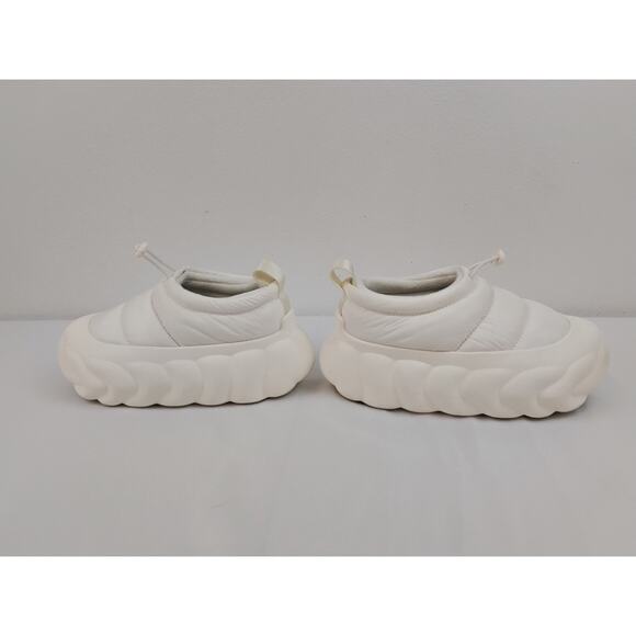 Crocs Overpuff Shorty Slip-On Shoes Men\'s 7 Women\'s 9 White Insulated #W4643 main image 5